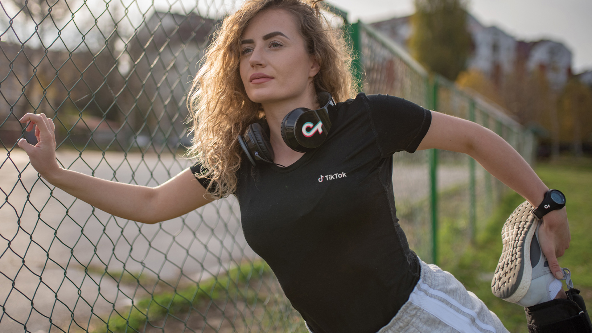 Performance tee in the field
